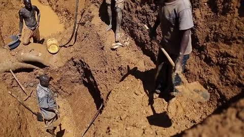 Mining team working at a gold site in Mali